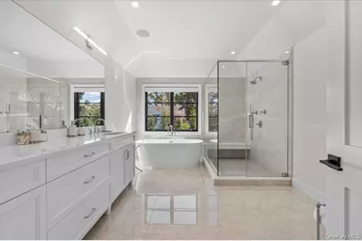264 Northwoods Road, Manhasset, NY 11030 - Photo 31