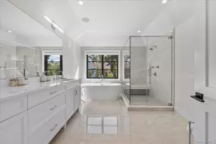 264 Northwoods Rd, Manhasset, NY 11030 - Photo 31