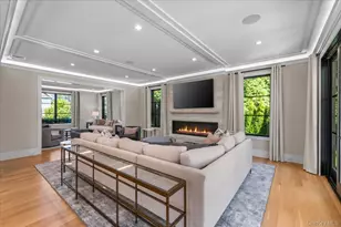 264 Northwoods Rd, Manhasset, NY 11030 - Photo 11