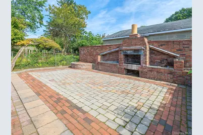 75 Frost Pond Road, Glen Cove, NY 11542 - Photo 13