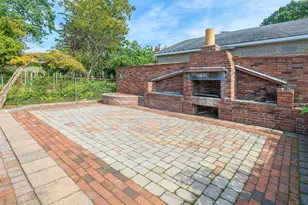 75 Frost Pond Rd, Glen Cove, NY 11542 - Photo 13