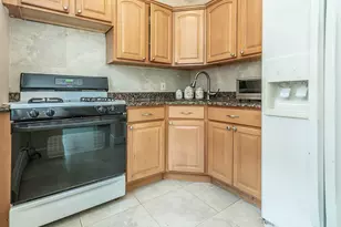 75 Frost Pond Rd, Glen Cove, NY 11542 - Photo 5