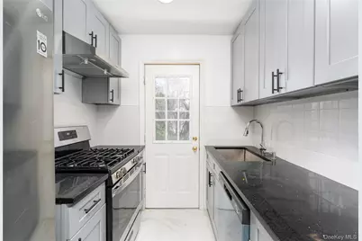 27 Piave Terrace, Lindenhurst, NY 11757 - Photo 7