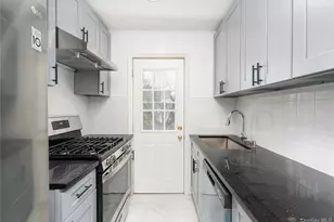 27 Piave Terrace, Lindenhurst, NY 11757 - Photo 7