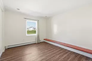 27 Piave Terrace, Lindenhurst, NY 11757 - Photo 9