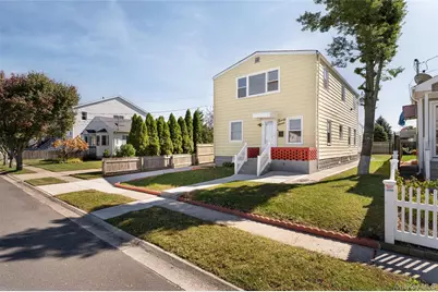 27 Piave Terrace, Lindenhurst, NY 11757 - Photo 1