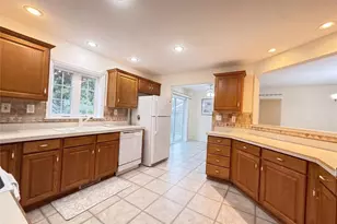1407 Middle Rd, Calverton, NY 11933 - Photo 13
