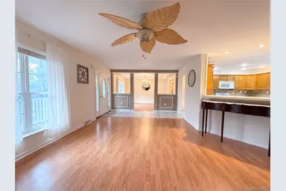 1407 Middle Road #271, Calverton, NY 11933 - Photo 5
