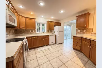 1407 Middle Road #271, Calverton, NY 11933 - Photo 11