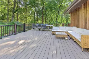 15 Round Hill Dr, Briarcliff Manor, NY 10510 - Photo 23