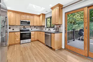 15 Round Hill Dr, Briarcliff Manor, NY 10510 - Photo 13