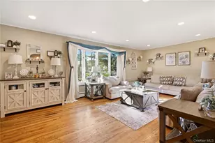 35 Wyant Ave, Ronkonkoma, NY 11779 - Photo 5