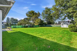 305 W Nicholai St, Hicksville, NY 11801 - Photo 31