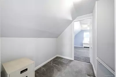305 W Nicholai Street, Hicksville, NY 11801 - Photo 23