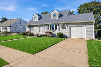 305 W Nicholai Street, Hicksville, NY 11801 - Photo 3