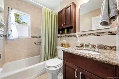 305 W Nicholai Street, Hicksville, NY 11801 - Photo 15
