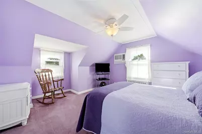 305 W Nicholai Street, Hicksville, NY 11801 - Photo 21