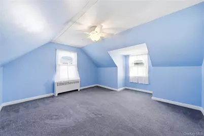 305 W Nicholai Street, Hicksville, NY 11801 - Photo 19