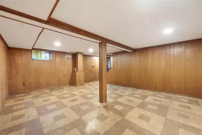 305 W Nicholai Street, Hicksville, NY 11801 - Photo 25