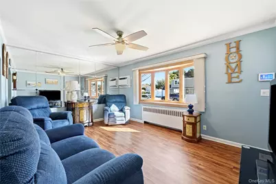 305 W Nicholai Street, Hicksville, NY 11801 - Photo 5