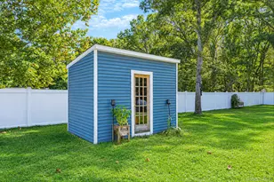 20 Danbury Ave, Patchogue, NY 11772 - Photo 17