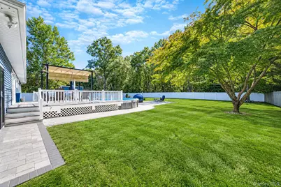 20 Danbury Avenue, Patchogue, NY 11772 - Photo 15