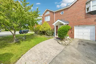 708 Park Ln, Cedarhurst, NY 11516 - Photo 3