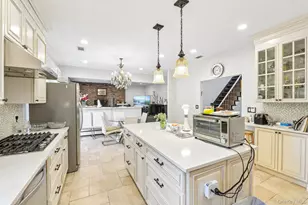 708 Park Ln, Cedarhurst, NY 11516 - Photo 13
