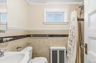 63 Shellbank Pl, Rockville Centre, NY 11570 - Photo 13