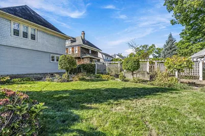 63 Shellbank Place, Rockville Centre, NY 11570 - Photo 17