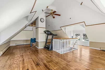 63 Shellbank Place, Rockville Centre, NY 11570 - Photo 15
