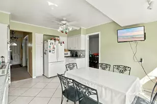 16 Radnor Rd, Plainview, NY 11803 - Photo 9