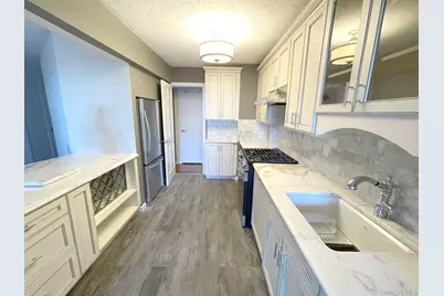 750 Shore Road #1H  2nd flr, Long Beach, NY 11561 - Photo 3