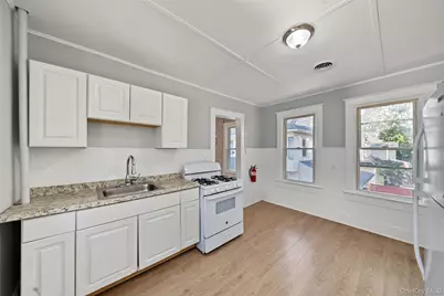 18 Chestnut Street #Left, Middletown, NY 10940 - Photo 9