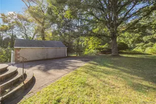2 Whitman Rd, Yonkers, NY 10710 - Photo 27