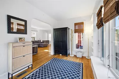 129 Southard Avenue, Rockville Centre, NY 11570 - Photo 3