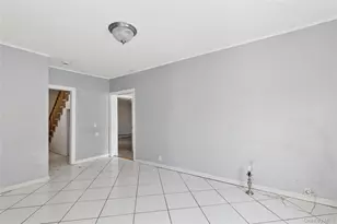 9 Plandome Pl, Selden, NY 11784 - Photo 11