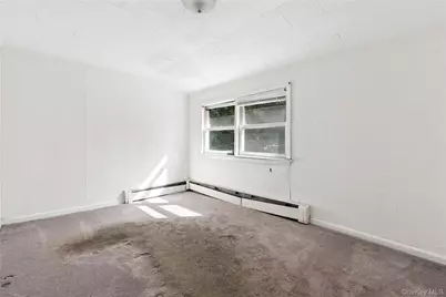 9 Plandome Place, Selden, NY 11784 - Photo 15