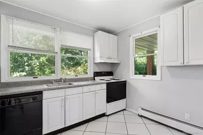 9 Plandome Place, Selden, NY 11784 - Photo 9
