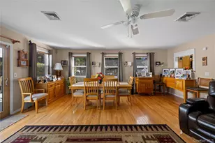 5 Heather Ct, Middle Island, NY 11953 - Photo 9