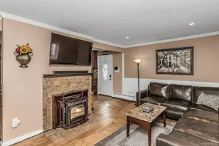 23 Summit Ln, Levittown, NY 11756 - Photo 9
