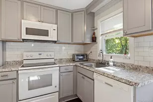 118 Liberty St, Deer Park, NY 11729 - Photo 11