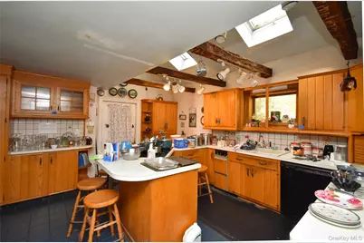 21 Fishkill Road, Hopewell Junction, NY 12533 - Photo 5