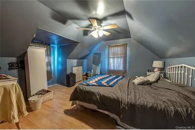 9 Po Lane, Hicksville, NY 11801 - Photo 15