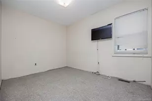85-32 262nd St, Floral Park, NY 11001 - Photo 9
