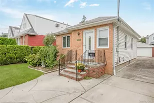 85-32 262nd St, Floral Park, NY 11001 - Photo 3