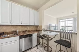 179 Surf Dr, Bronx, NY 10473 - Photo 9