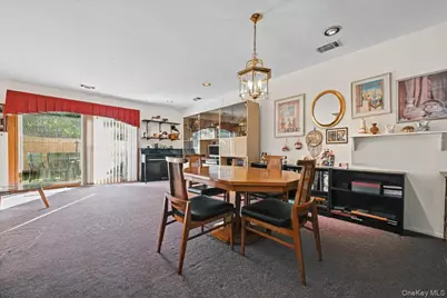 162 Laurel Lane, Wantagh, NY 11793 - Photo 15