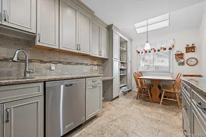 162 Laurel Lane, Wantagh, NY 11793 - Photo 13