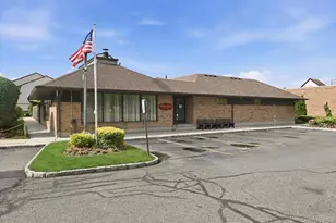 162 Laurel Ln, Wantagh, NY 11793 - Photo 33